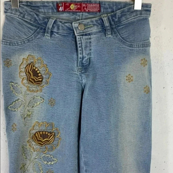Noon 5/6 distressed‎ embroidered stretch blue jeans - Picture 2 of 7
